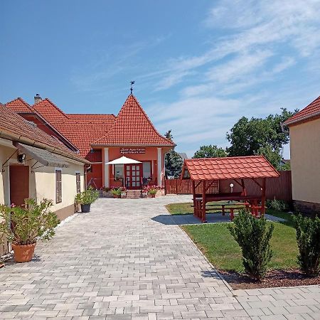 Livia Apartman Bük 외부 사진
